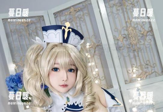Kitkat Cosplay 最新!Kitkat Cosplay的水手服秀,分享一下这身衣服的绝妙触感
